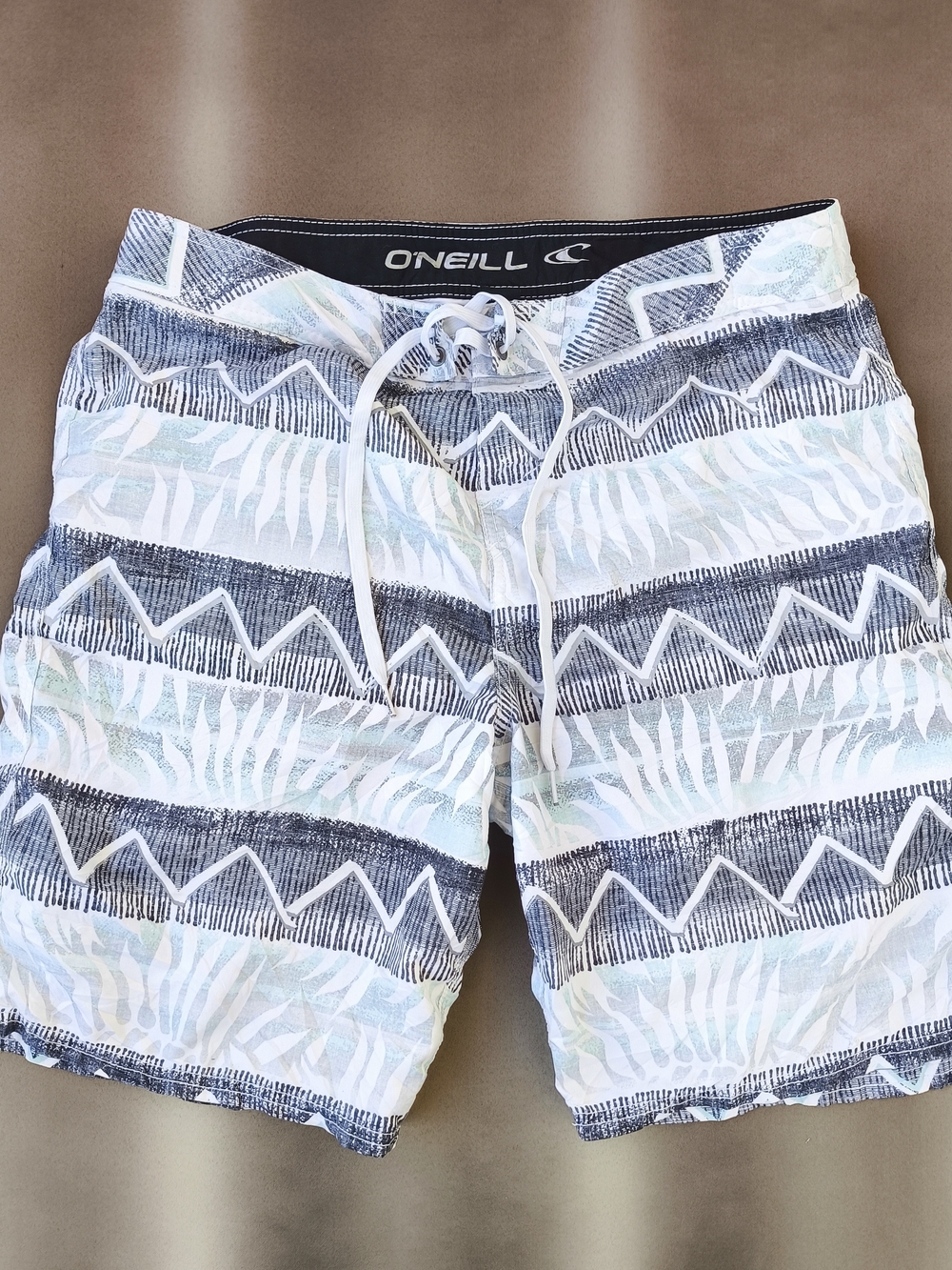 O'Neill Men's Blue & White Patterned Swim Trunks 9" Size 34"